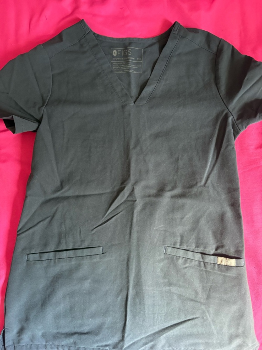 FIGS Women's Charcoal V-Neck Short Sleeve Scrub Top and Bottoms